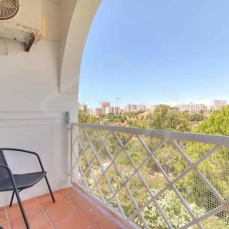 Villas2Go2 Navy Apartment Портіман