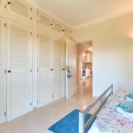Апартаменти Villas2Go2 Navy Apartment Портіман