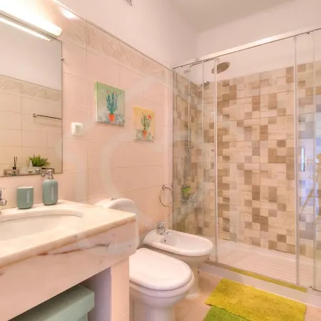 Villas2Go2 Navy Apartment * بورتيماو