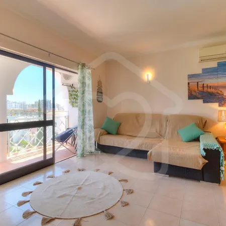 Villas2Go2 Navy Apartment アパート