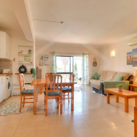 Villas2Go2 Navy Apartment شقة *