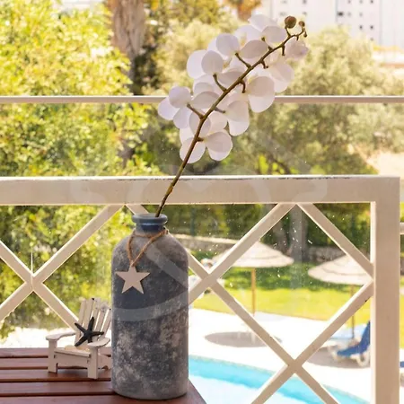 شقة Villas2Go2 Navy Apartment