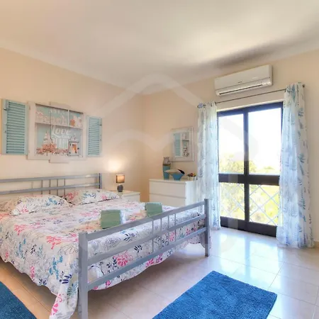 Villas2Go2 Navy Apartment דירה *